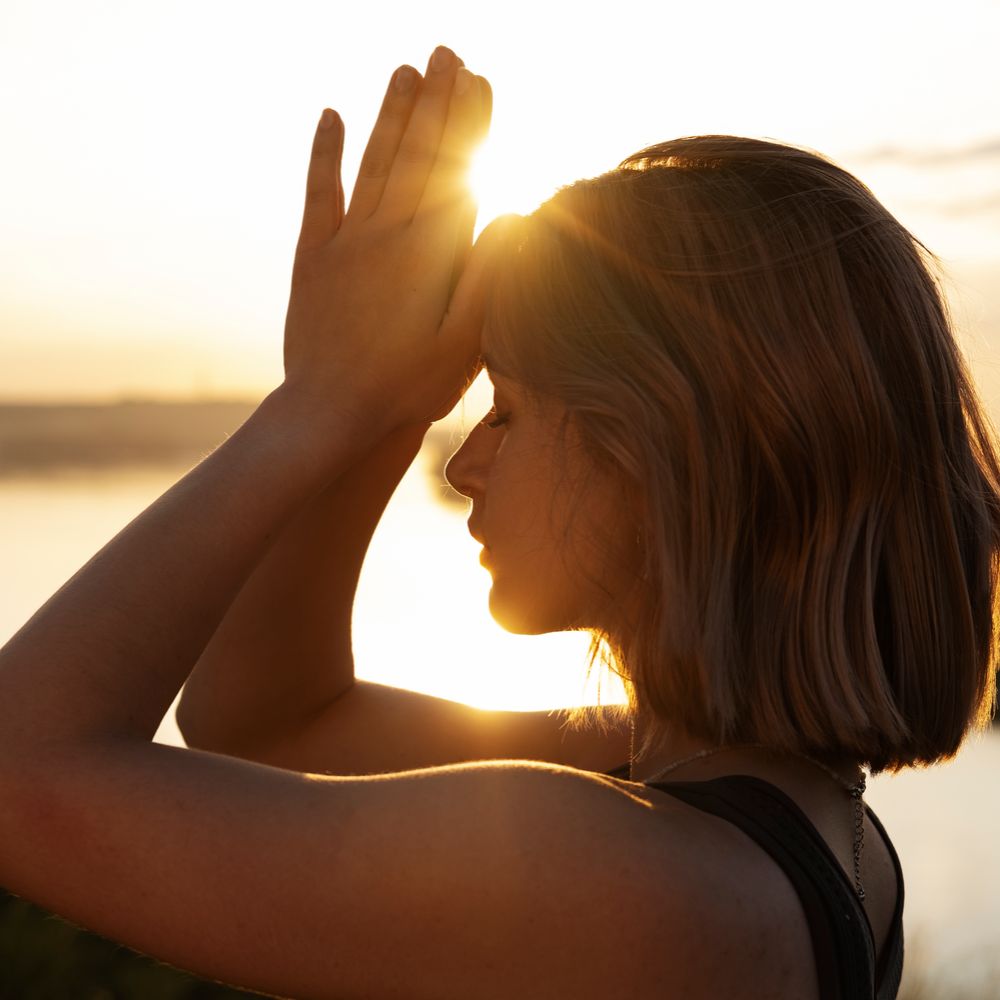 Yoga & Gefühle – Deine monatliche Selbstfürsorge-Session